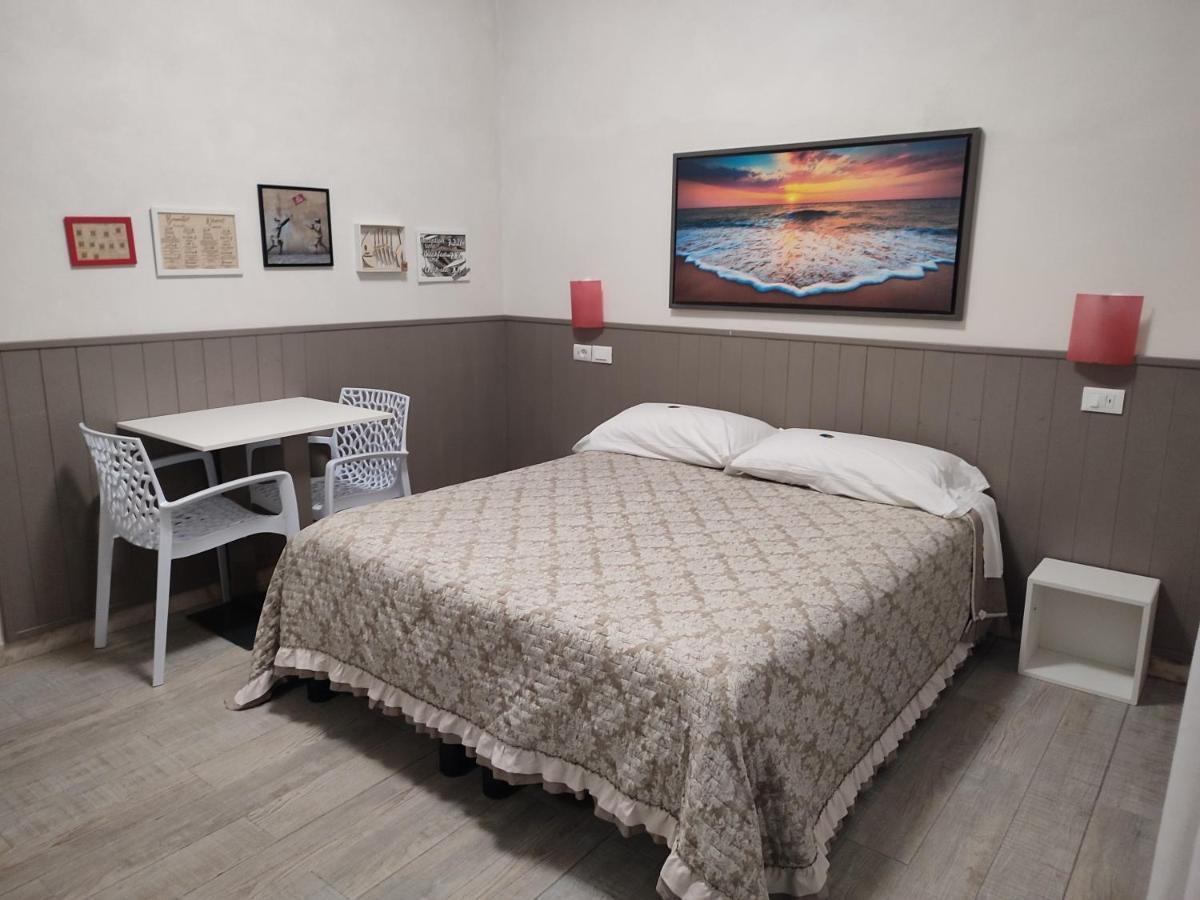 Euro Hotel Tirrenia Buitenkant foto