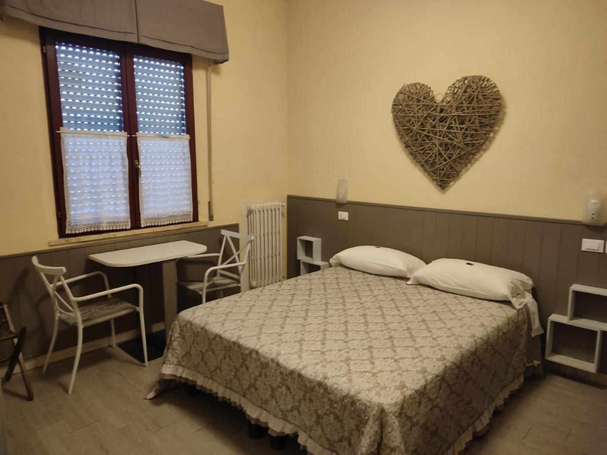 Euro Hotel Tirrenia Buitenkant foto