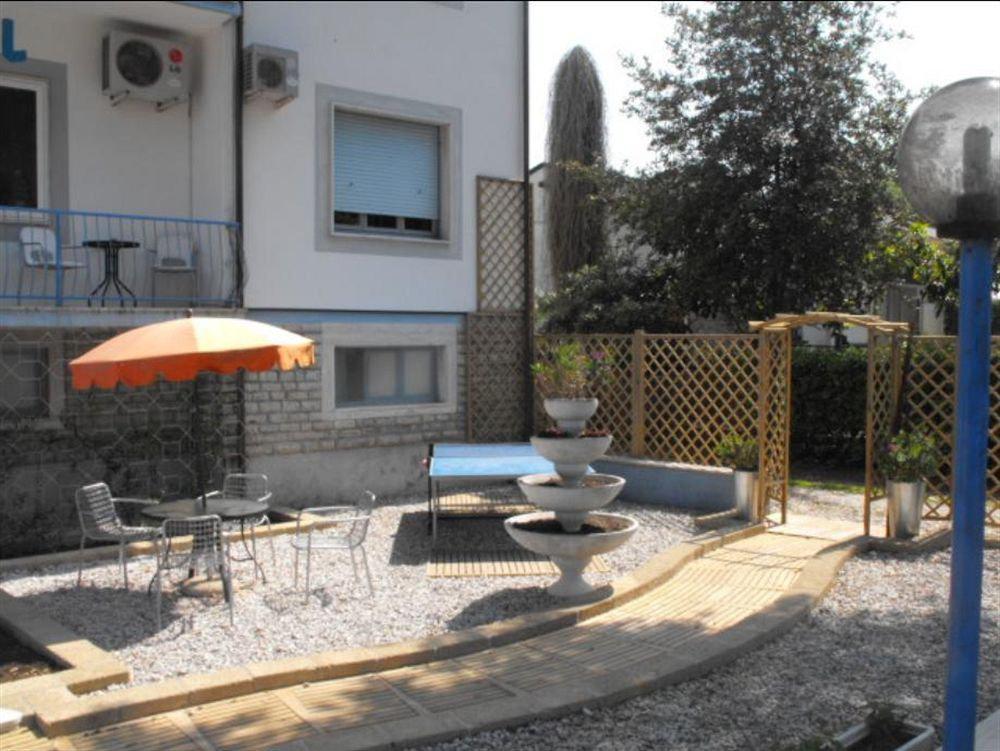 Euro Hotel Tirrenia Buitenkant foto