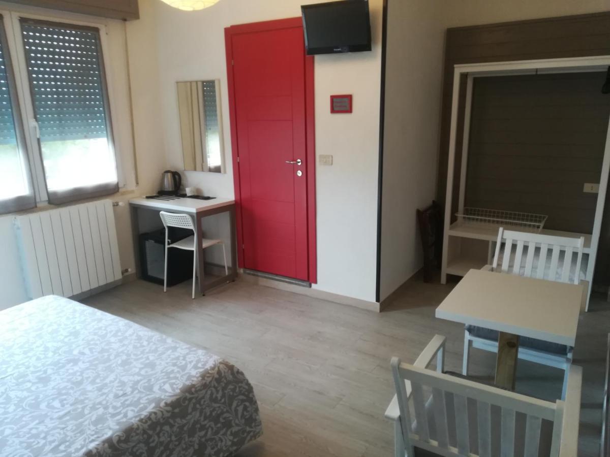 Euro Hotel Tirrenia Buitenkant foto