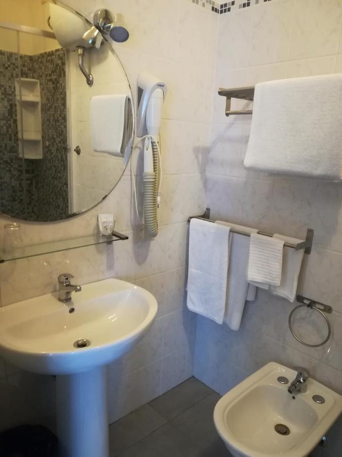 Euro Hotel Tirrenia Buitenkant foto